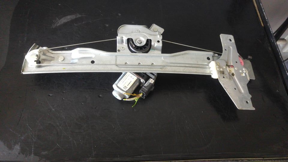 Motoras macara stanga spate citroen c3 picasso sh 430092a0