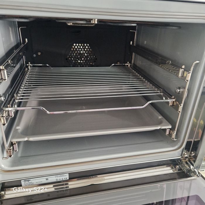 Комплект фурна и плот за вграждане MIELE H4114E