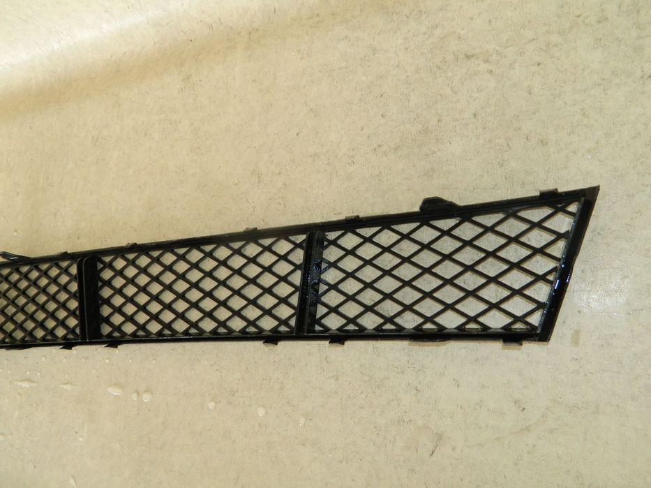 Grila centrala dintre proiectoare, BMW Seria 5, F10  /  F11, 2009, 2010, 2011, 2012, 2013,, 51117285950