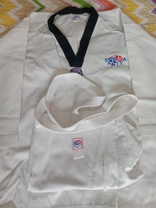 Продам для начинающих чемпионов кимоно.