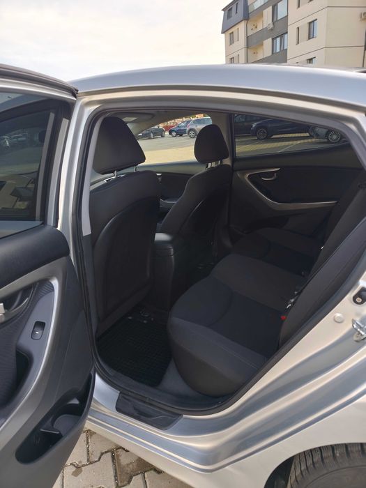 Hyundai Elantra 2012 1.6 benzina 116000 km