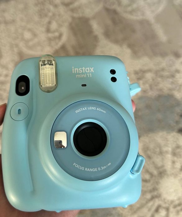 продам instax mini 11