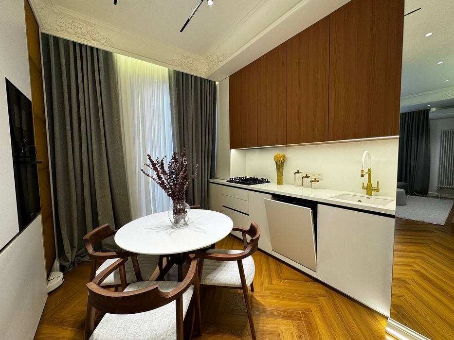 Продается 3х ком квартира, ЖК Wiston, ор-р: ул. Кары Ниязи, 80м²