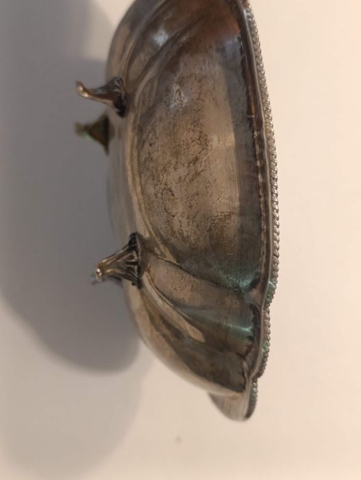 Сребърна купичка