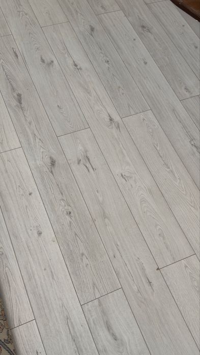 Продам б/у-шный ламинат