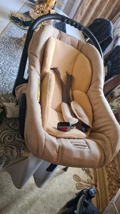 Продам коляску в хорошем качестве !!!