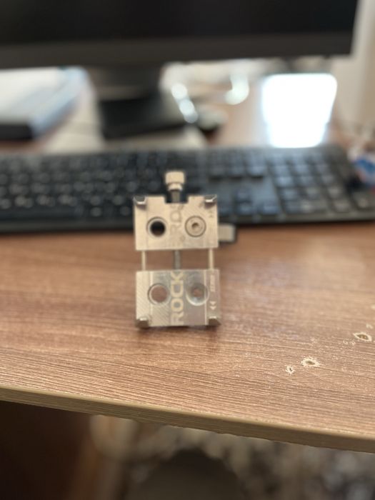 Держатель телефона на велосипед и мопеда