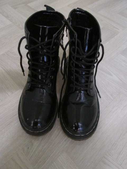 Английски кецове лак