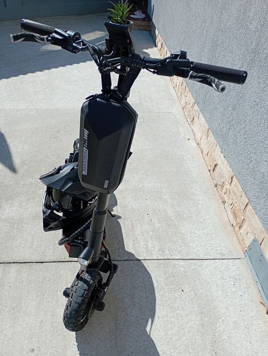 Trotinetă electrică Joyor S10-S Z Custom 2000W – 1500 km, viteză 82 km/h + CASCĂ & OCHELARI SILVIS ( Fac schimb și cu bike full suspension)