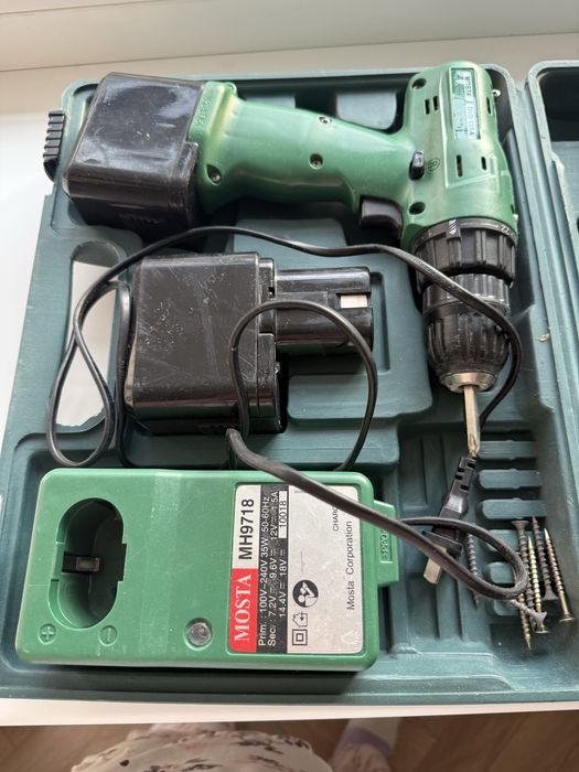 Шуруповерт  в комплекте