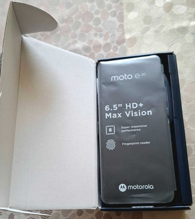 Смартфон Motorola E 20