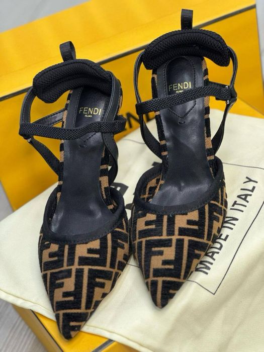Продам туфли под Fendi