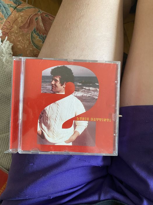 se vinde urgent dvd uri ,de muzica sau de filme