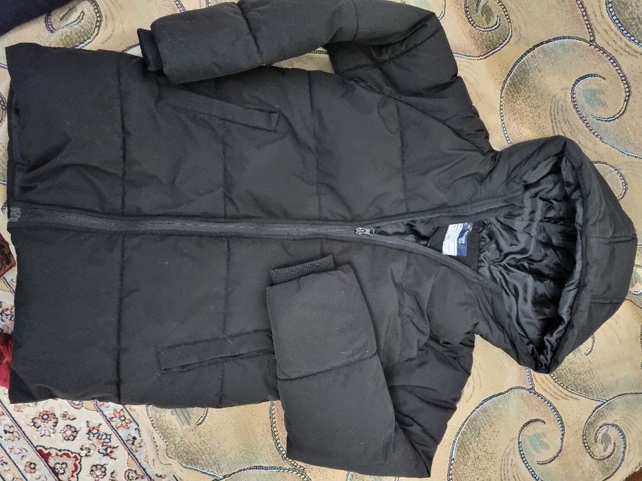 Продам черную куртку. Размер 152см