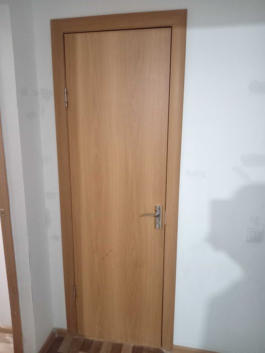 Продам двери межкомнатные