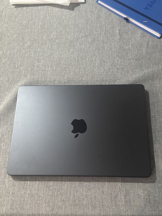 MacBook pro 14  M4 / 16 ram / 1tb storage