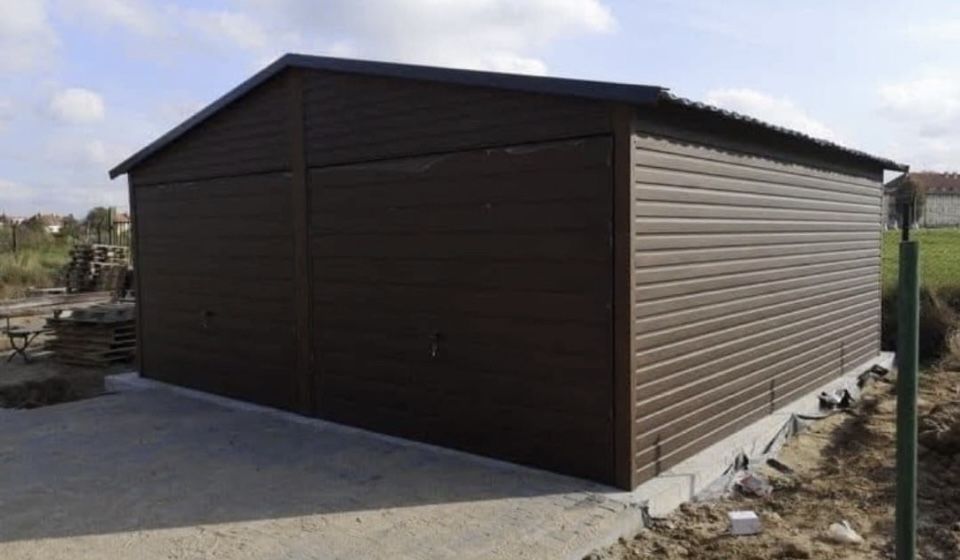 Garaje auto pe structura metalica