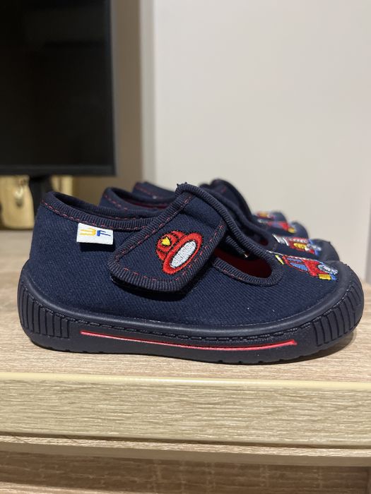 Детски пантофи