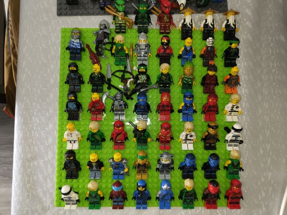 Vând/schimb figurine lego Ninjago