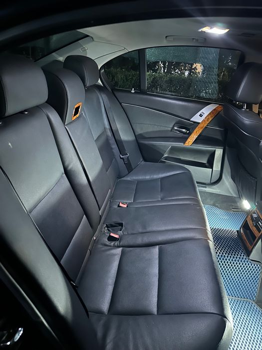 Продаю BMW 520i 2004г