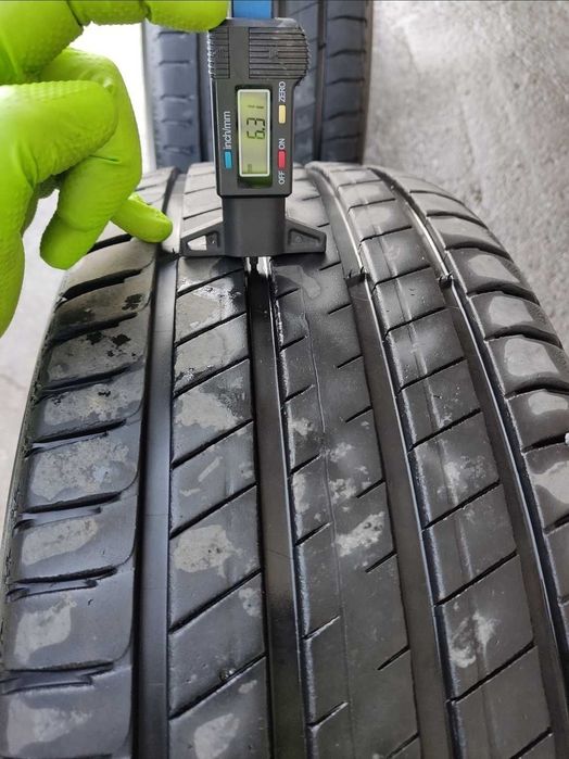 235/60R18 Michelin vara