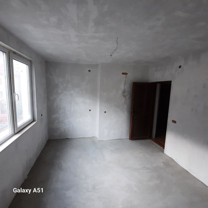 Къща от собственик с гараж