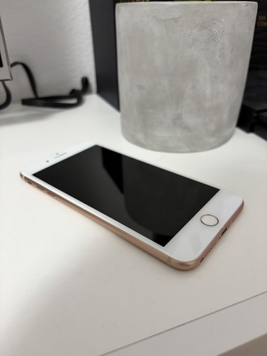iPhone 8 Plus 64GB Rose Gold