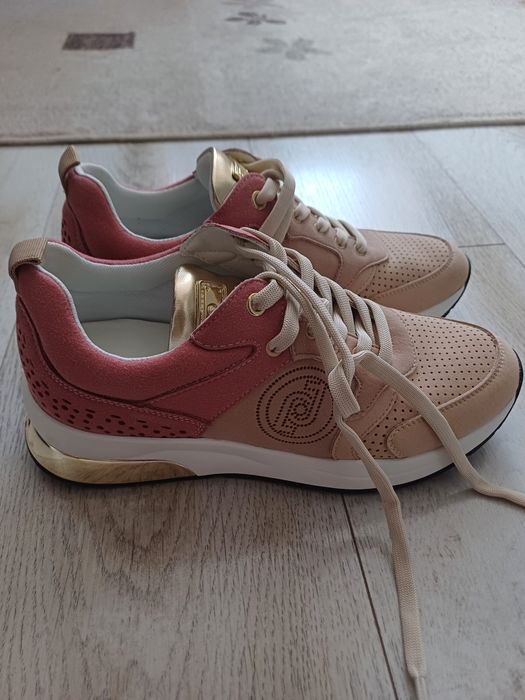 Adidași Liu Jo.   .