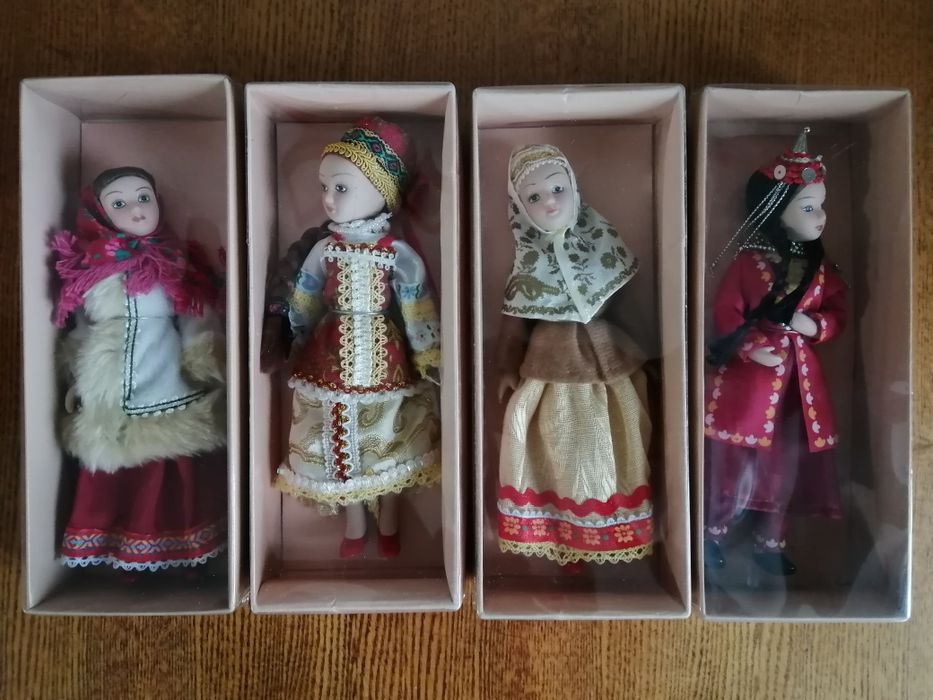 Куклы в народных костюмах