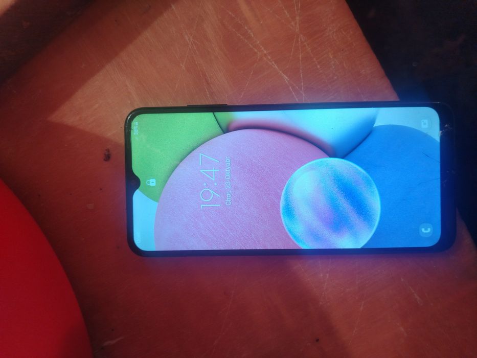 Samsung A 3 xolati ideal ogan odam maza qib ishlatadi xatosi yoq