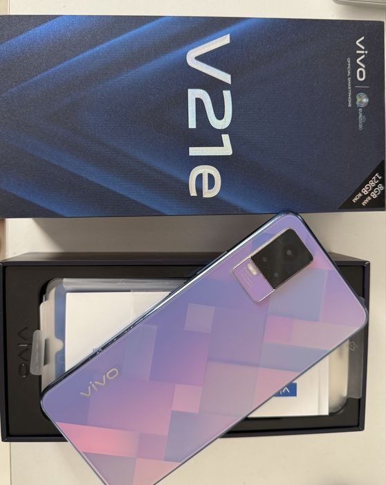Телефон Vivo 21e