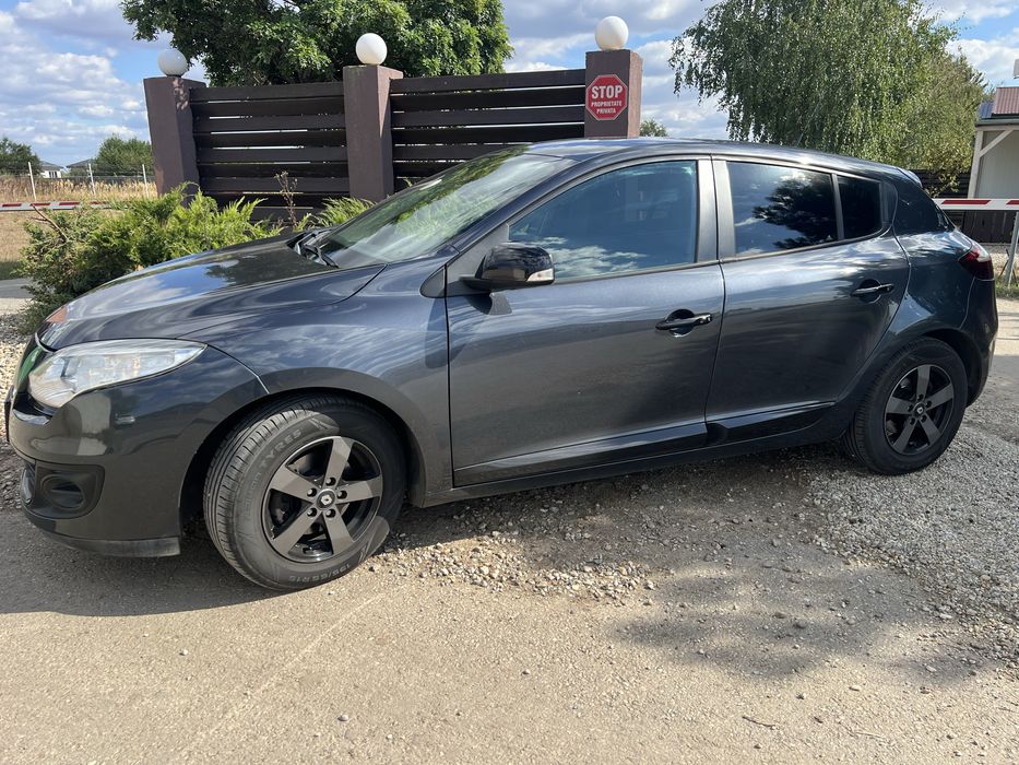 Inchiriez Renault Megane 3 1.5dci uber/bolt