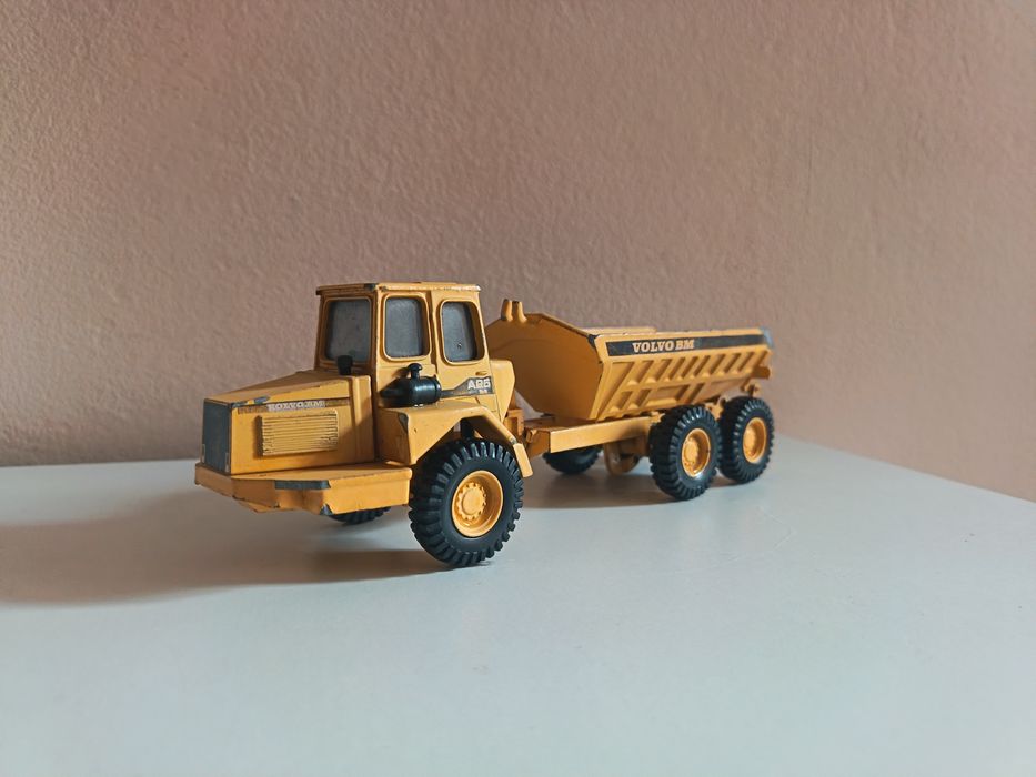1:50 модел на Volvo -BM