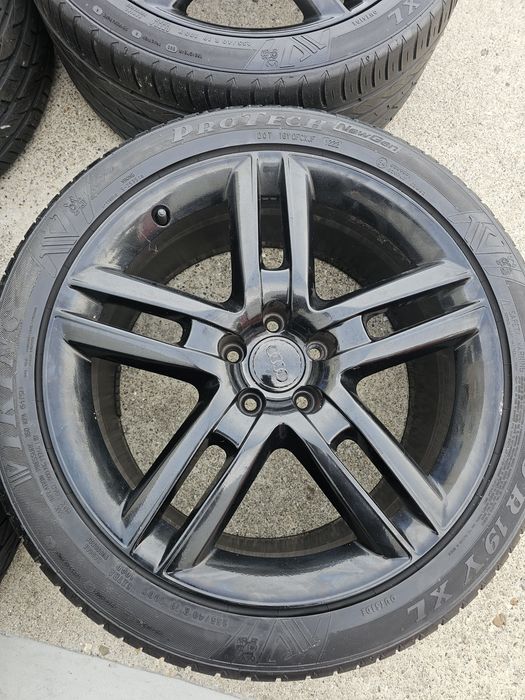 Jante originale Audi cu cauciucuri de vară