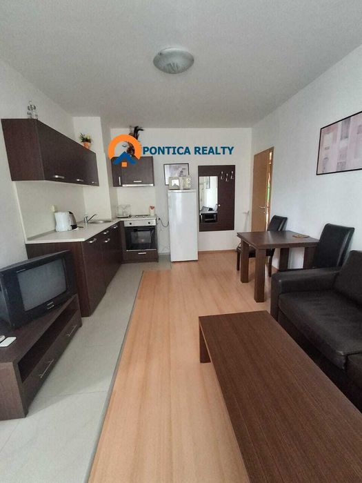 Тристаен с гледка море в Свети Влас