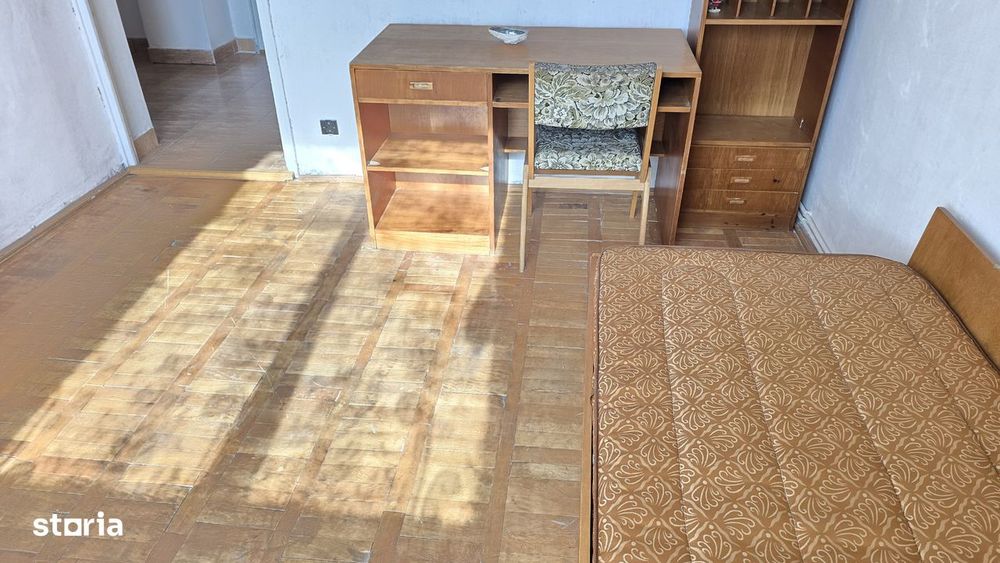 Vand apartament 4 camere dec. Deva,  22 Decembrie et 5, bloc de 6 et