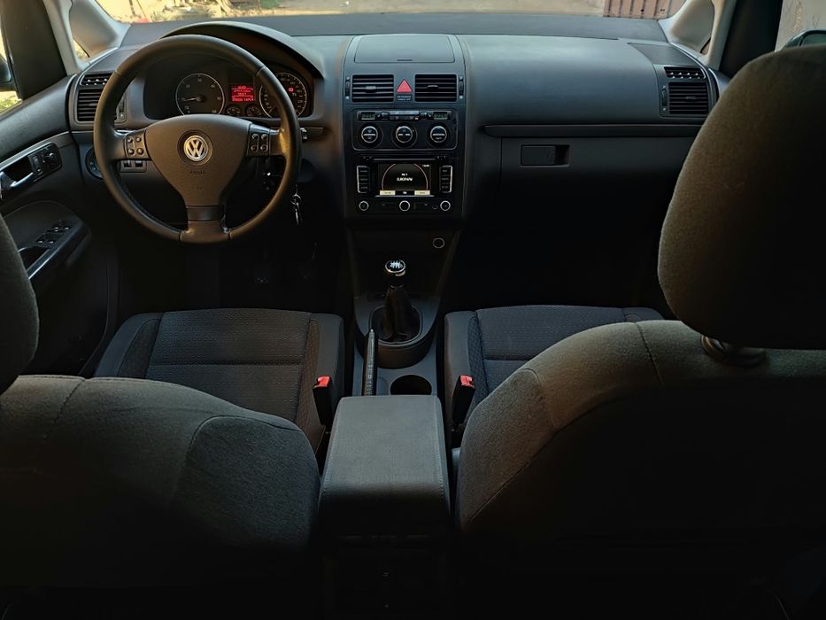VOLKSWAGEN Touran 2005 — imagine 5
