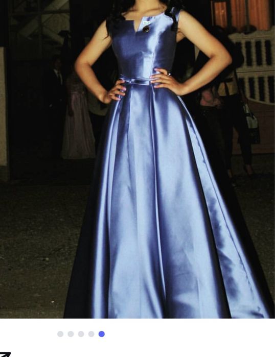 Пышное платье насыщенно фиолетово-синего оттенка