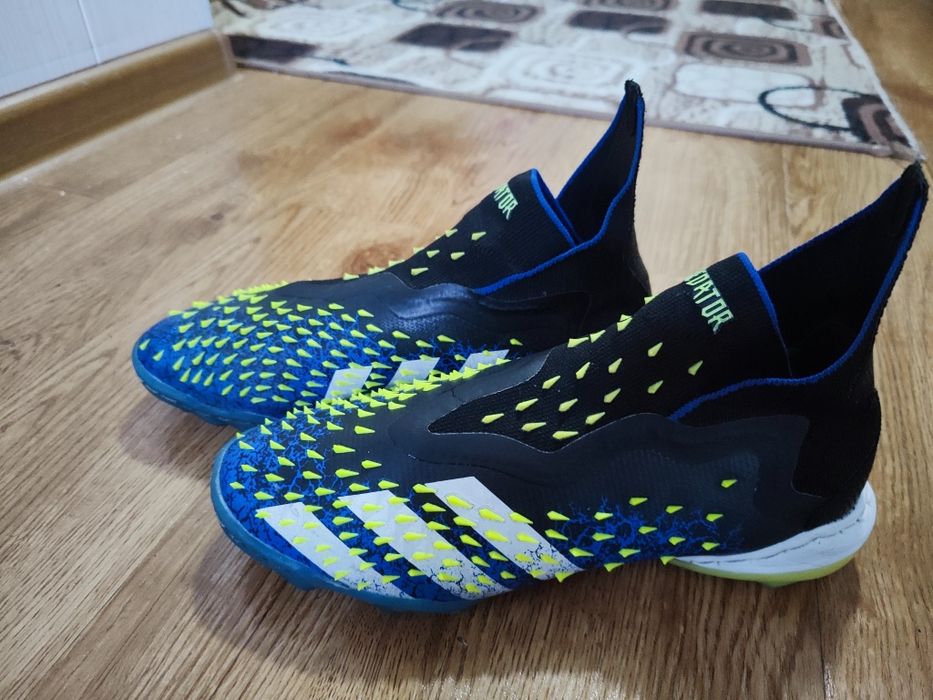 Сороконожки Predator Б/У размер 40