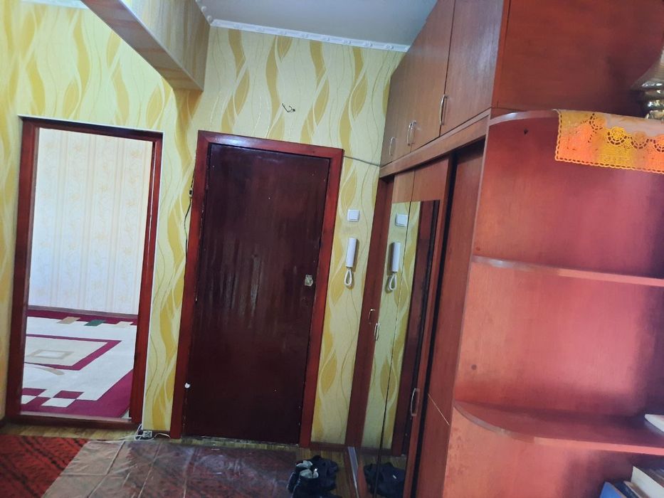 4/7/9. Дустлик 2, Янгихает р-н (Сергели). Квартира 94 м². Дом панельн.
