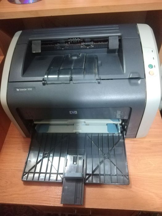 Продам принтер NP LASERJET1010
