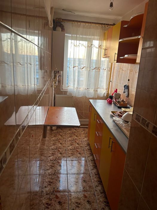 Vand sau inchiriez apartament