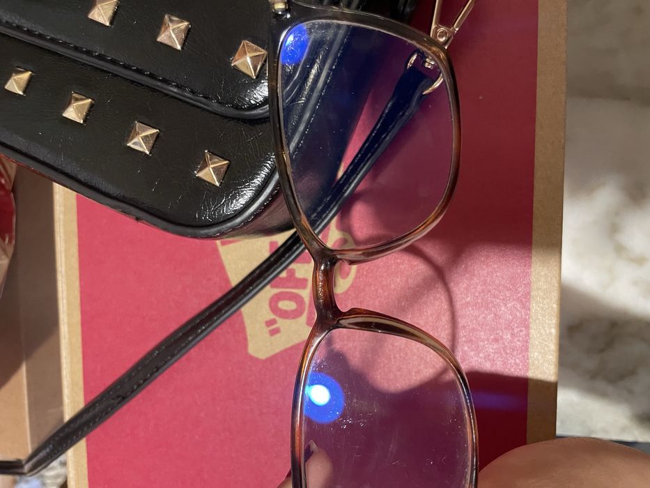 Квадратни дамски диоптрични очила