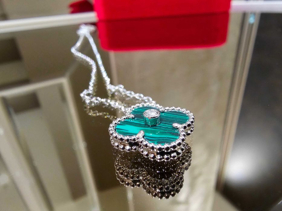 Van Cleef & Arpels VCA Silver Green Alhambra Diamond Дамско Колие