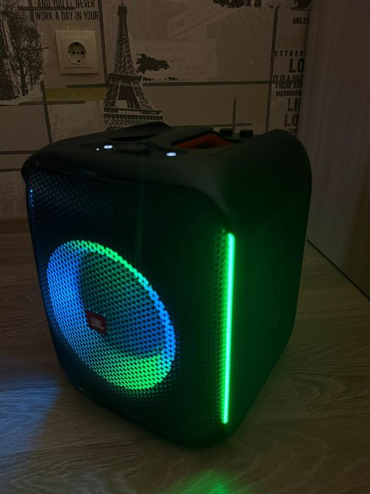 Колонка JBL с микрофоном