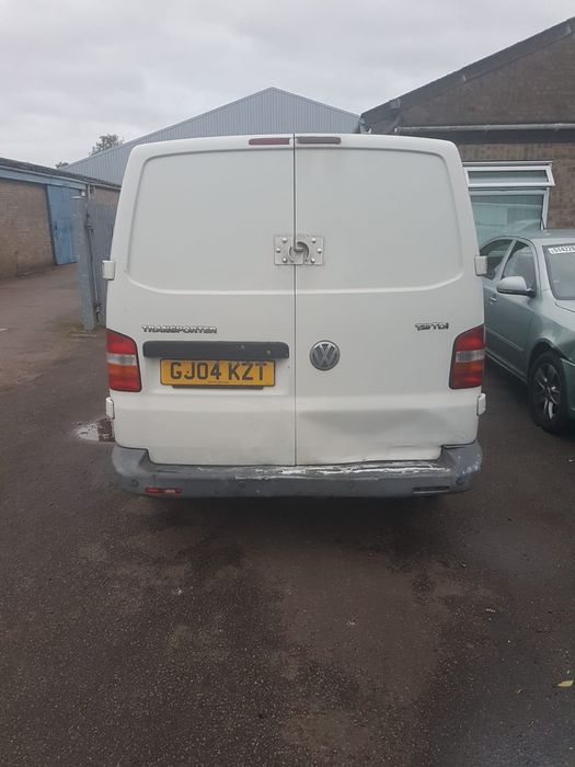 Dezmembrez volkswagen transporter t5 1.9 cutie viteze motor