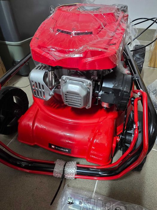 Masina de tuns iarba Einhell GC-PM 402 cu motor termic