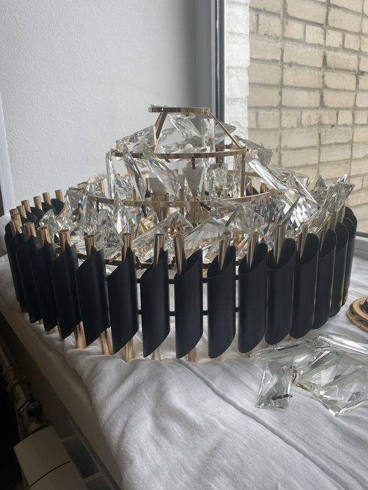 Люстра в отличном состояние