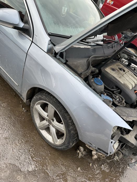Aripă dreapta fata Volkswagen Vw Passat B6