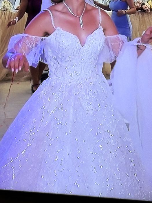 Булчинска бяла  рокля